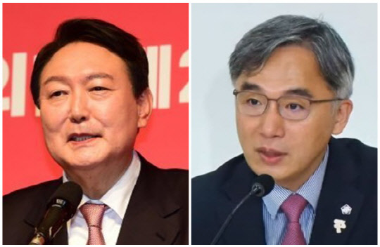 윤석열(왼쪽) 국민의힘 대선 후보와 정철승 변호사. 정철승 페이스북, 연합뉴스